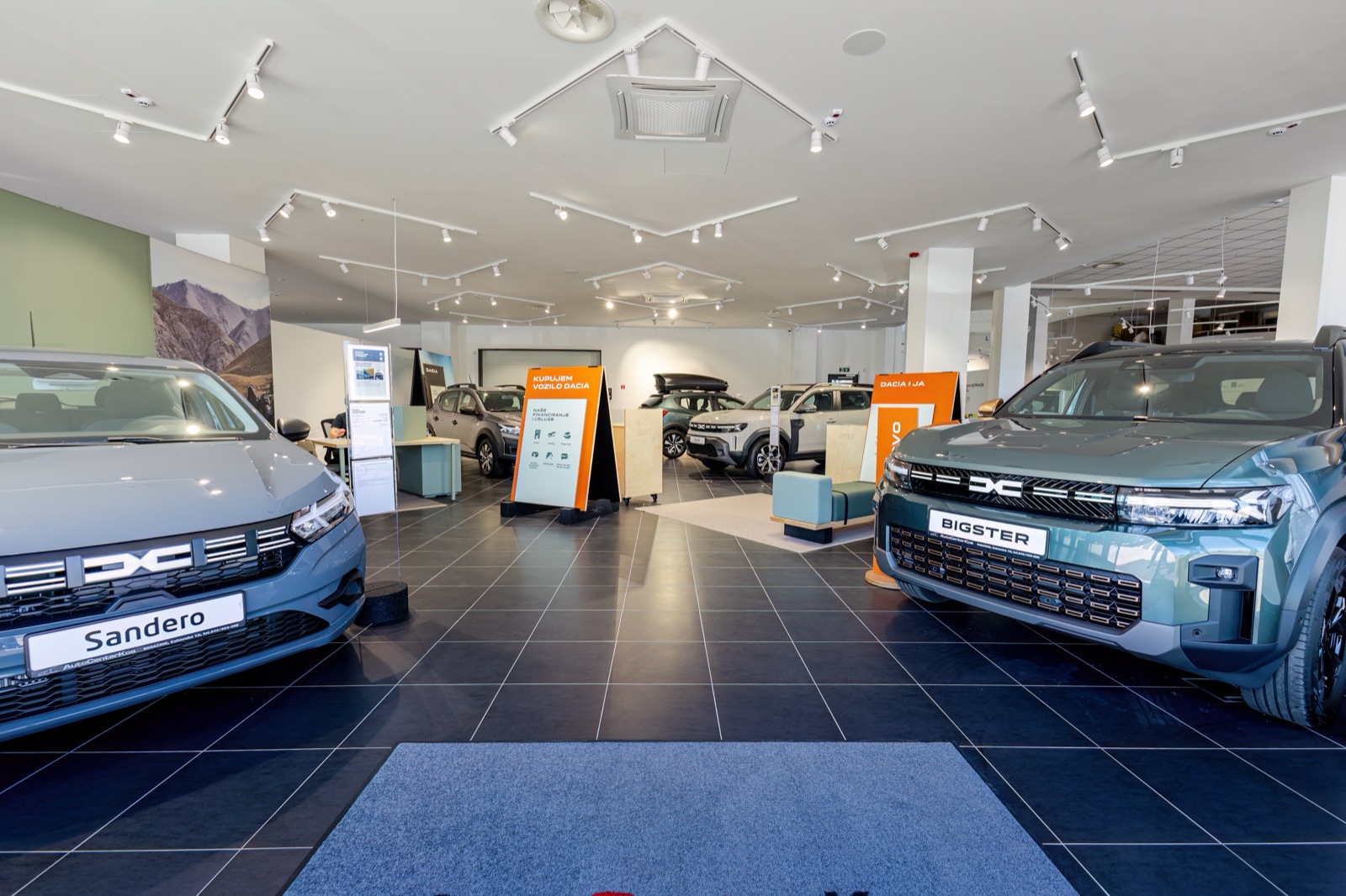 Izložbeni salon Auto centra Kos