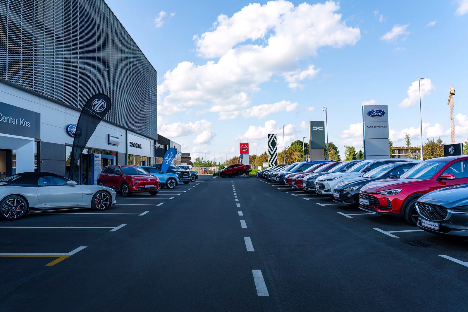 Zgrada Auto centra Kos